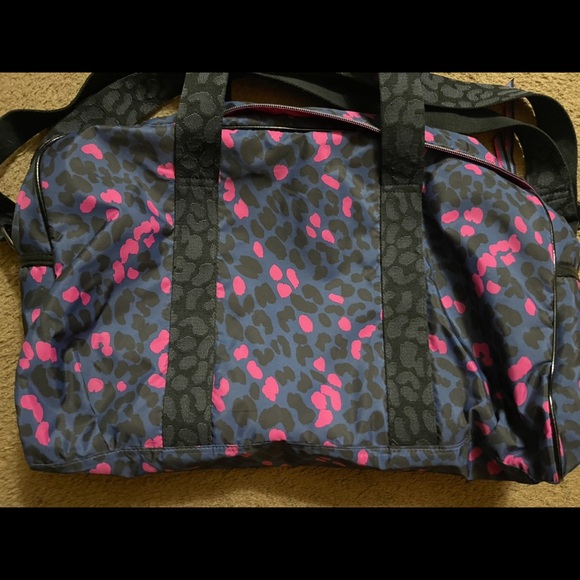 Teen Vogue Glamor Duffel Tote Hand/Shoulder Bag Fuchsia And Blue Leopard -medium - Picture 2 of 6